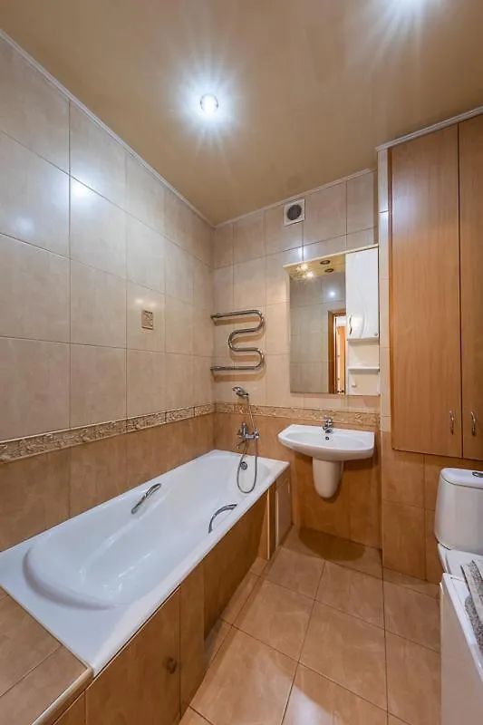 Apartment Near Lva Tolstoho Square 基輔